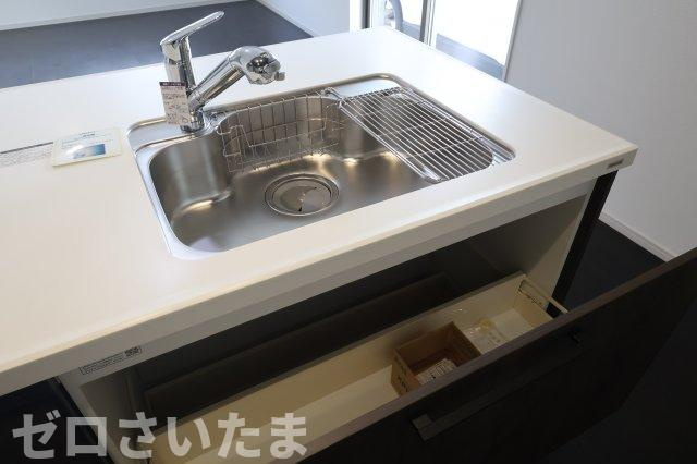 《仲介手数料無料》練馬区大泉学園町３丁目23-19新築一戸建てTerrechezのキッチン
