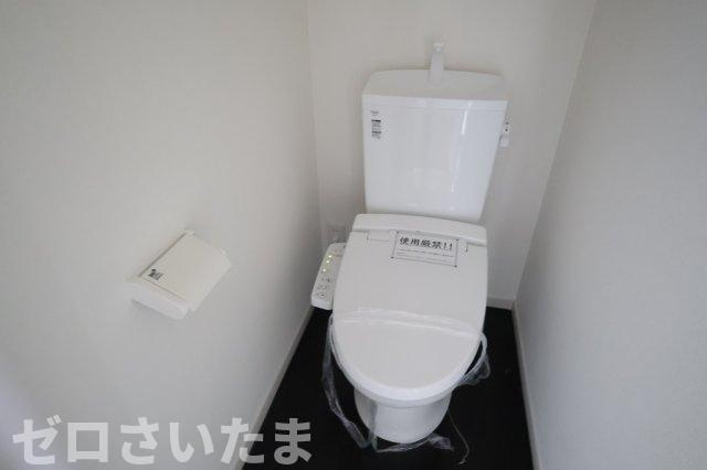《仲介手数料無料》練馬区大泉学園町３丁目23-19新築一戸建てTerrechezのトイレ