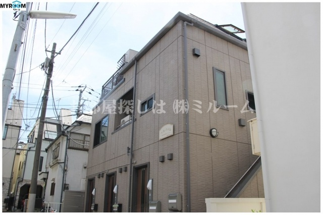 新宿区高田馬場４丁目の賃貸マンションの外観|サイディングボード貼りです。