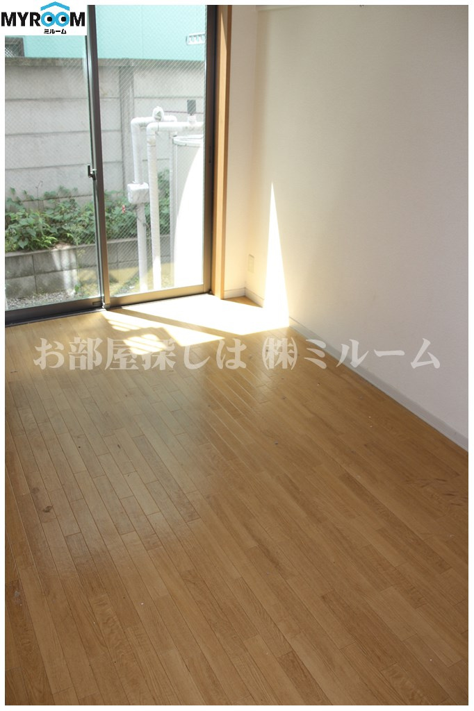 新宿区高田馬場４丁目の賃貸マンションの内装|洋室（同一仕様写真）