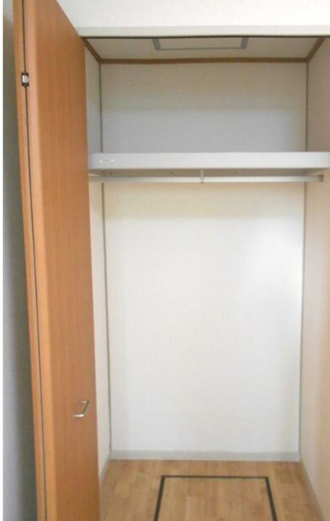 新宿区高田馬場４丁目の賃貸マンションの収納|クローゼット☆（同一仕様写真）