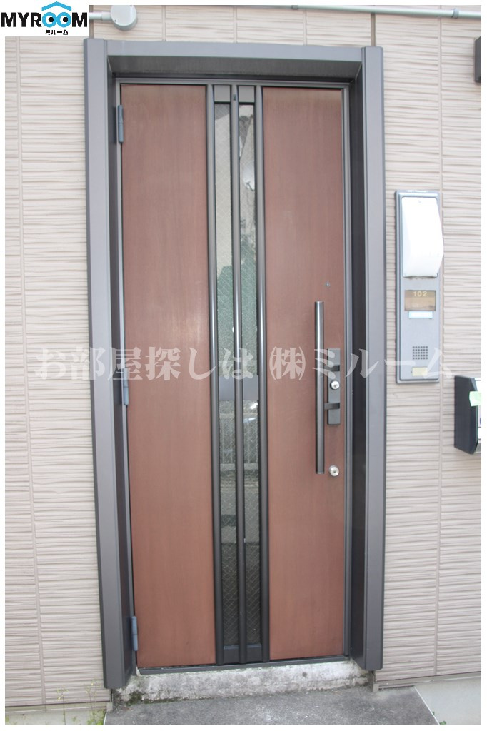 新宿区高田馬場４丁目の賃貸マンションの玄関|ドア