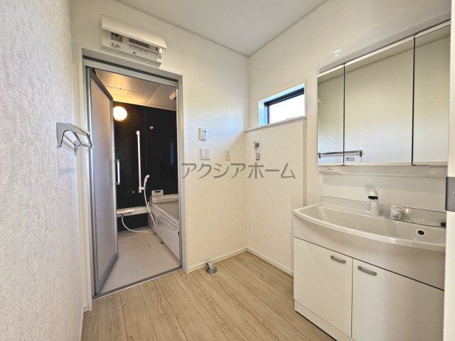 入間市大字下藤沢・全13棟　新築一戸建　5号棟の独立洗面台