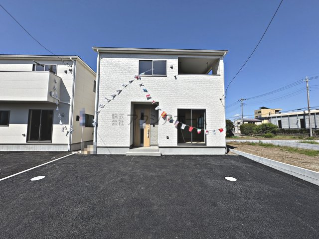 入間市大字下藤沢・全13棟　新築一戸建　5号棟の居間・リビング|南向きの陽当良好のLDK16帖