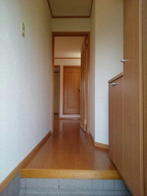 【玄関】 | ルミナスカタヤマＡ