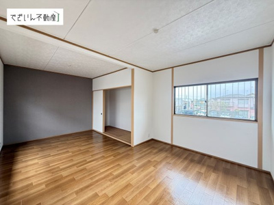 【洋室】 | 行田市棚田町　中古住宅   | 現地(2026年7月撮影)
2階10.5帖洋室