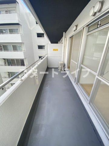 大阪市淀川区西宮原２丁目の賃貸マンションのバルコニー