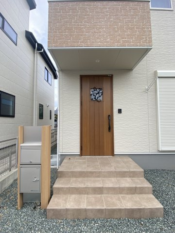 【玄関】 | 中央区出水5丁目B棟