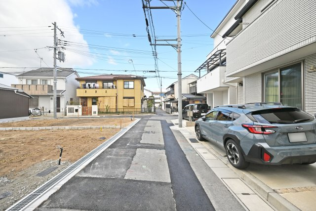 西宮市鳴尾町2丁目新築一戸建て│3LDK+駐車1台可の前面道路含む現地写真|北側前面道路、幅員約4ｍ