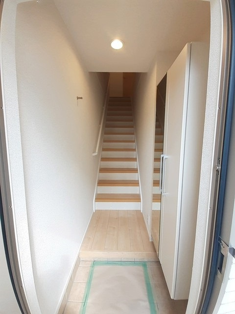 フォンターナ・カーロの玄関