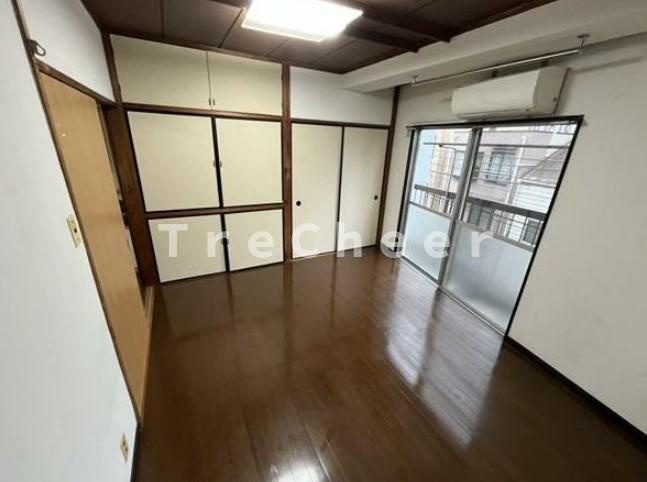 丸要ビルの内装