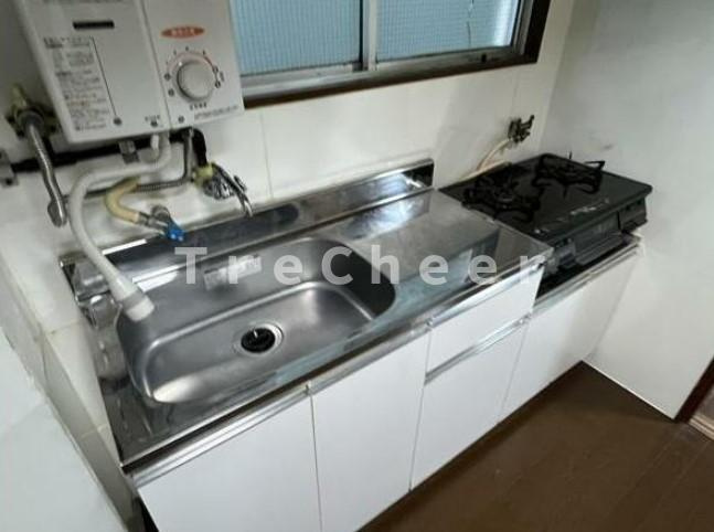 丸要ビルのキッチン