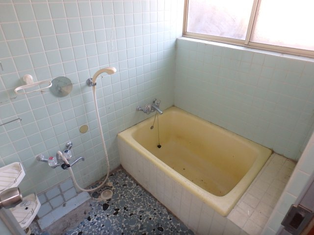 K0186H　河津町見高中古住宅の浴室