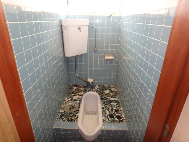 K0186H　河津町見高中古住宅のトイレ