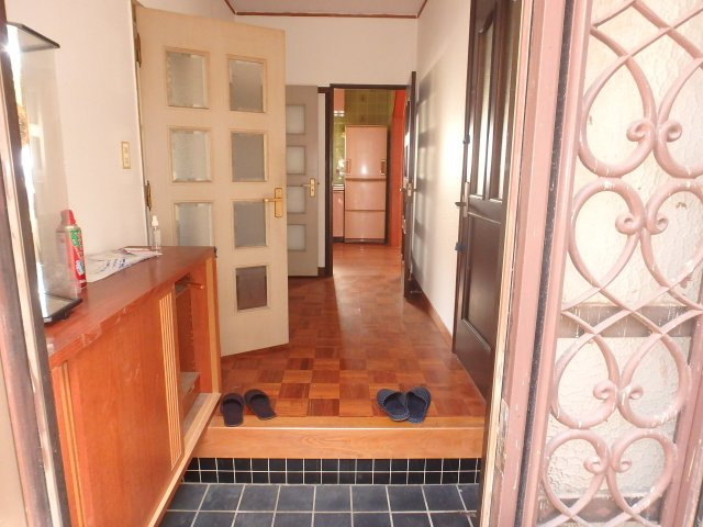 K0186H　河津町見高中古住宅の玄関