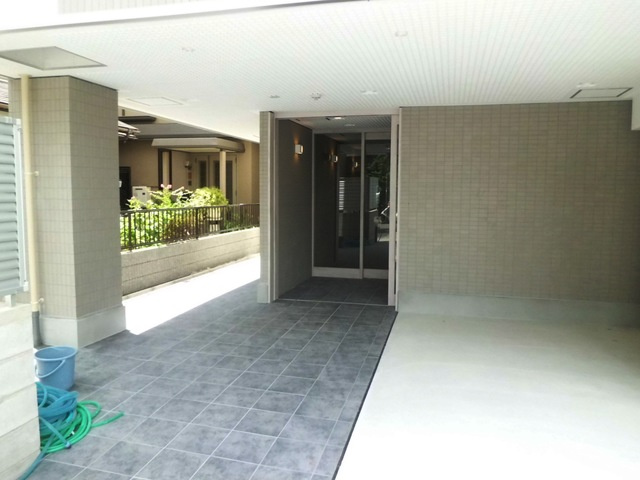 コートベルフラワーのエントランス