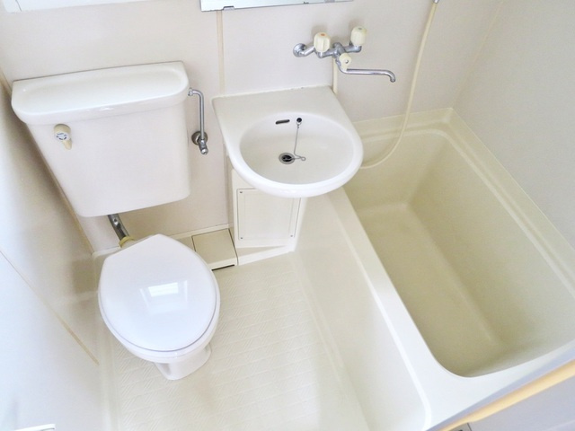 カーサ稲垣の浴室|綺麗なユニットバスです♪