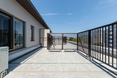 【バルコニー】