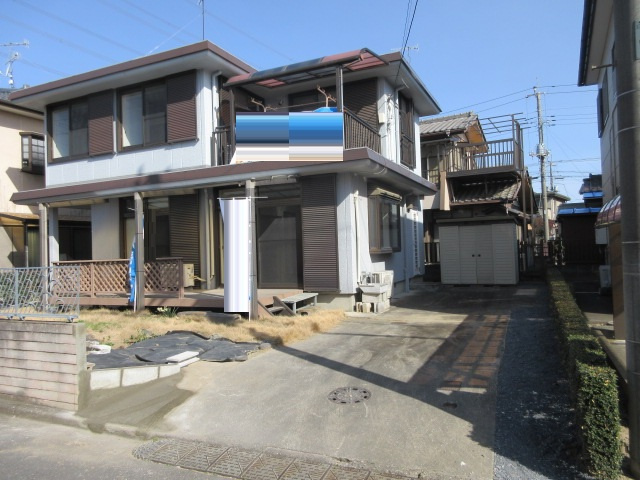 中古戸建　熊谷市玉井1973-352（期間限定現況販売）の前面道路含む現地写真