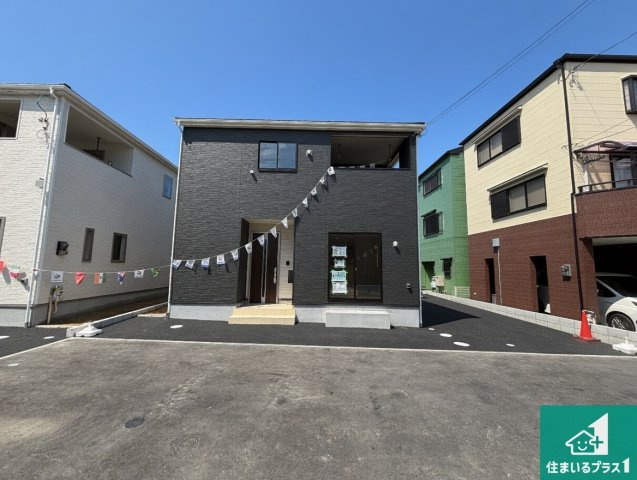 高槻市唐崎中　第3期　新築一戸建ての外観|安心の10年保証！外観を美しく保ち、雨水で汚れを落とします！気になることがありましたら、お気軽にお問い合わせください！