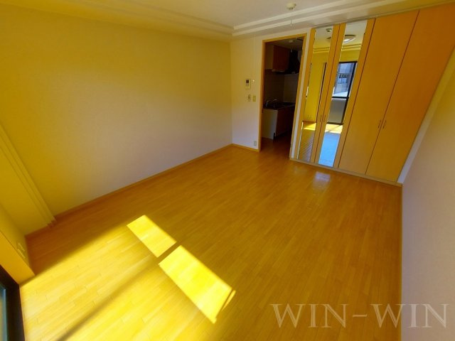 エルヴェ東小向Ⅰの居間・リビング