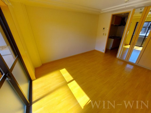 エルヴェ東小向Ⅰの居間・リビング