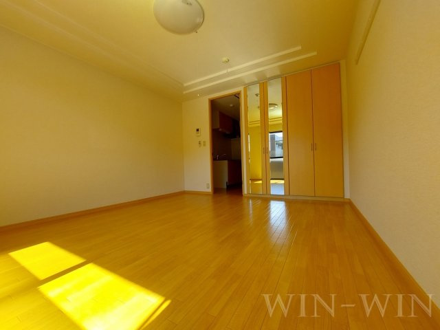 エルヴェ東小向Ⅰの居間・リビング