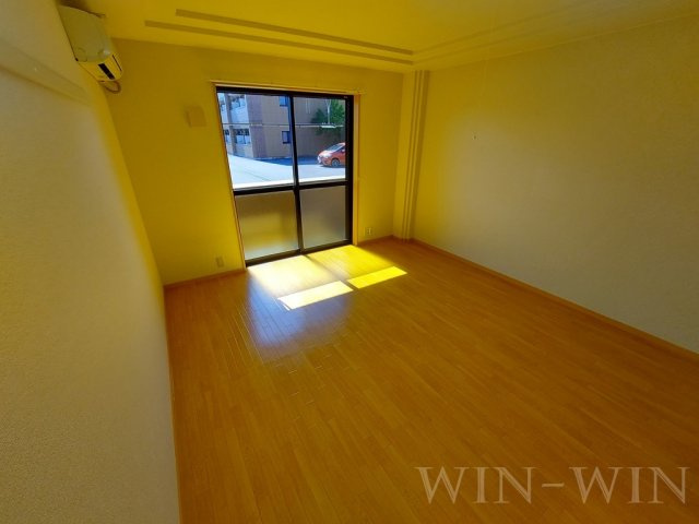 エルヴェ東小向Ⅰの居間・リビング