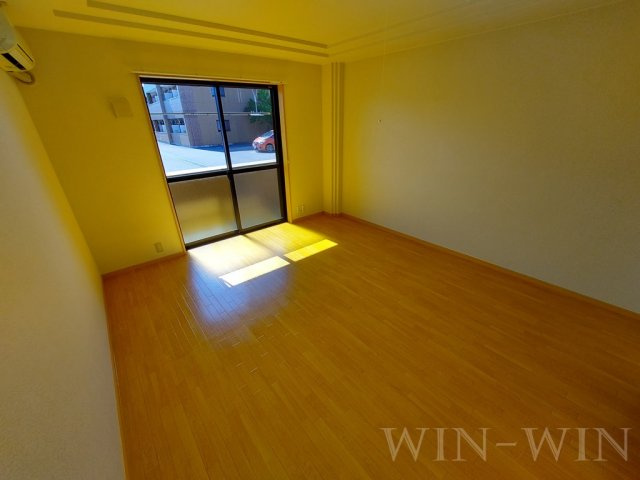 エルヴェ東小向Ⅰの居間・リビング