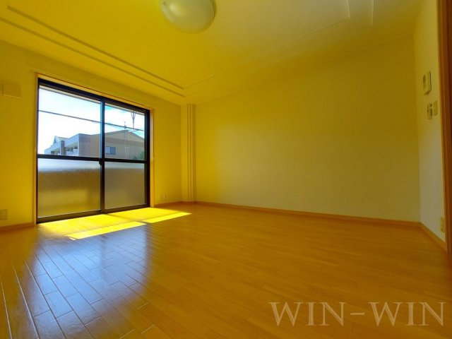 エルヴェ東小向Ⅰの居間・リビング