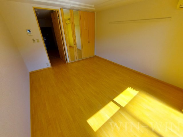 エルヴェ東小向Ⅰの居間・リビング