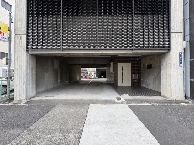 東区東桜2丁目空きビルの外観