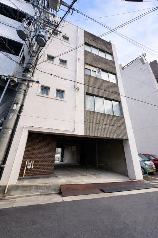 東区東桜2丁目空きビルの外観