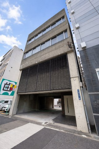 東区東桜2丁目空きビルの外観