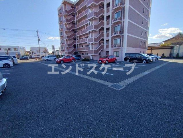 Ｇｒａｎｄ　Ｌｅａｇａの駐車場|高崎、前橋のお部屋探しはエンドスケープまで！お客様の理想お聞かせ下さい♪