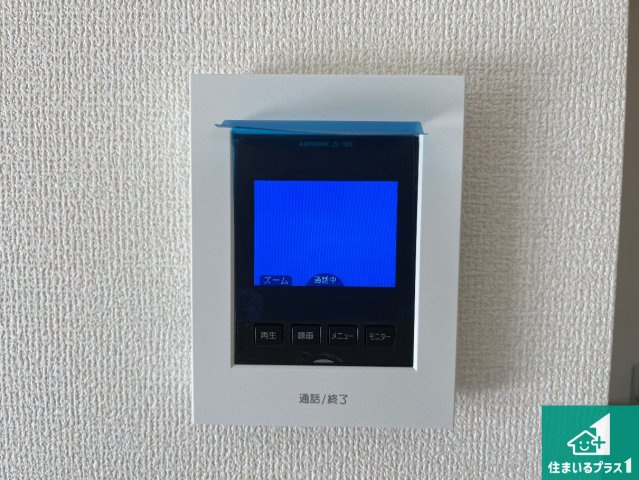 揖保郡太子町佐用岡　新築一戸建ての防犯設備|カラーモニターインターホン！声だけでなく来訪者の姿や顔がモニターで確認できるので、小さなお子様がいらっしゃるご家庭でも安心できます！