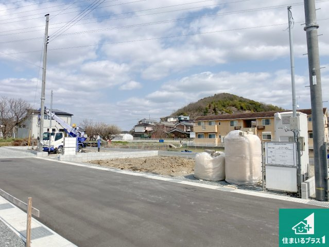 揖保郡太子町佐用岡　新築一戸建ての前面道路含む現地写真|周辺は落ち着いた街並みの住宅地！子育てがしやすい住環境です！まだ未完成ですが、現地でしかわからない事もございます。是非一度ご覧ください。