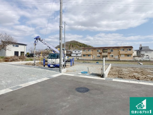 揖保郡太子町佐用岡　新築一戸建ての外観|周辺は落ち着いた街並みの住宅地！子育てがしやすい住環境です！まだ未完成ですが、現地でしかわからない事もございます。是非一度ご覧ください。
