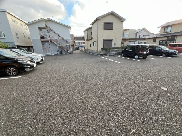 八代ガーデンハイツBの駐車場