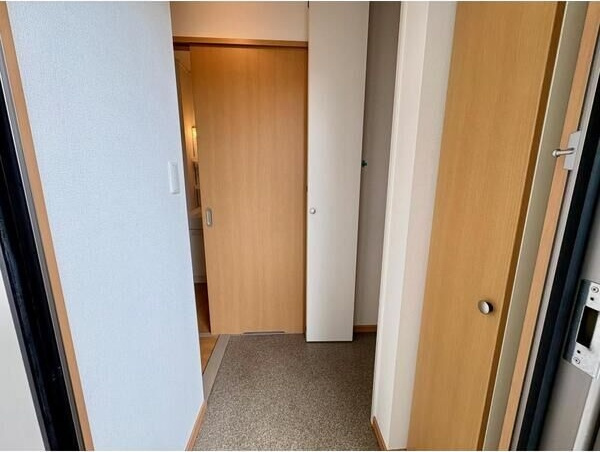 グリーンヴィル八雲　Aの玄関