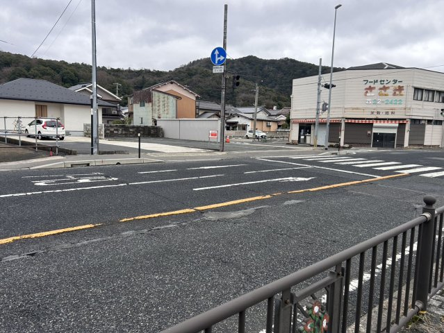 江崎町　土地の前面道路含む現地写真