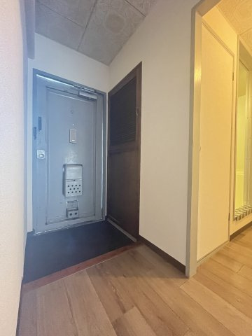 ニューMKハイツの玄関