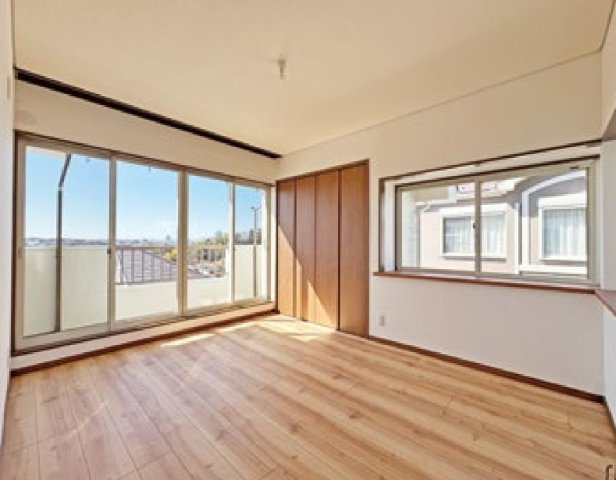 横浜市保土ケ谷区上菅田町　中古戸建【仲介手数料無料】の洋室