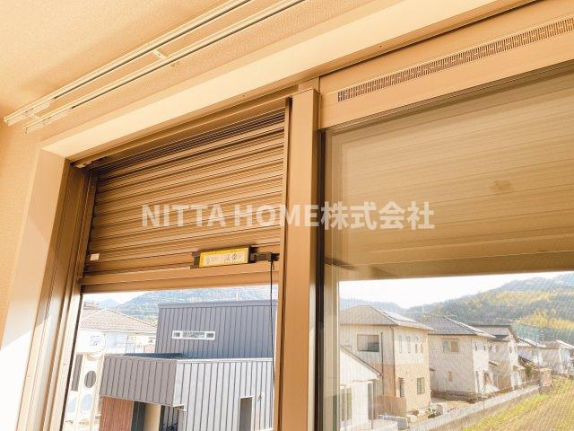 丹波市柏原町柏原のアパートのバルコニー|雨戸シャッターも嬉しいPOINT！
