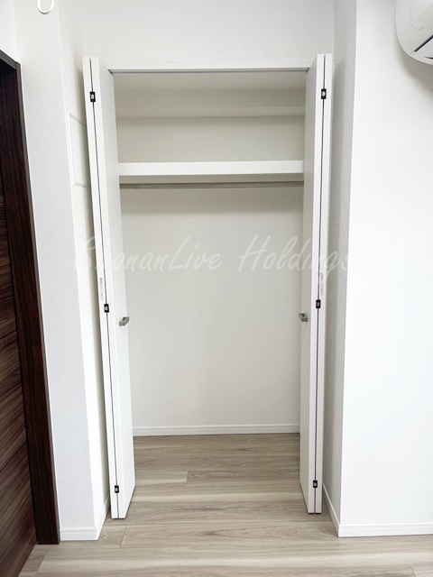 リヴシティ横濱関内弐番館の収納|ハンガーラック付きで楽々収納♪