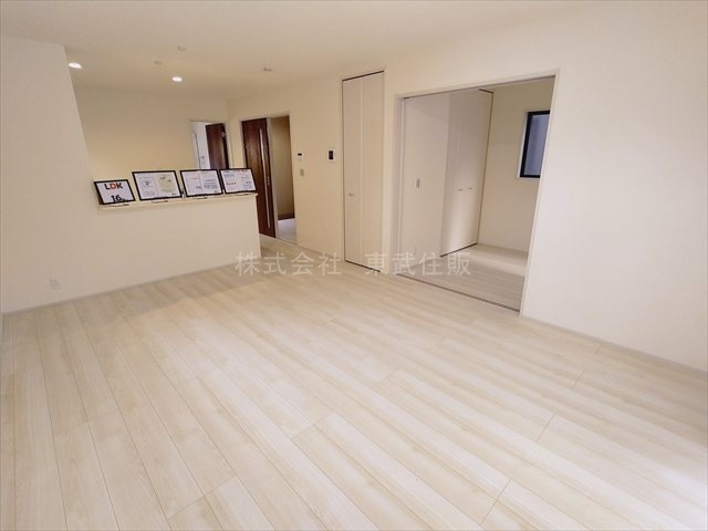 【居間・リビング】の画像