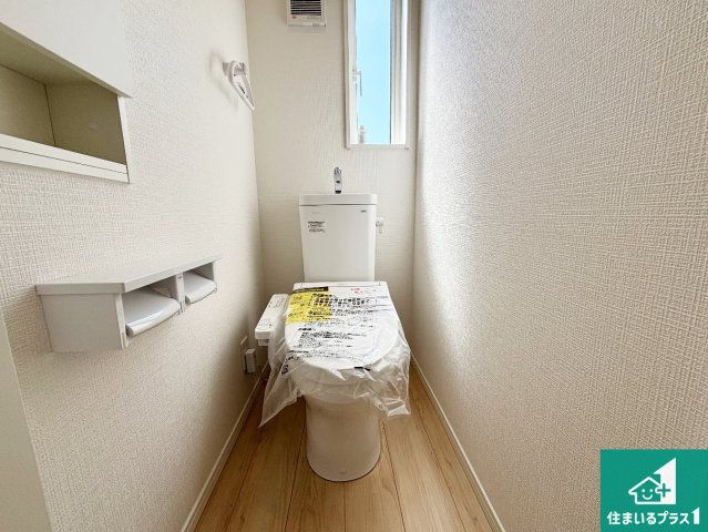 高槻市唐崎中　第3期　新築一戸建てのトイレ|1・2階の2ヶ所にあるので、朝の忙しい時間の順番待ちもなく、深夜の利用にも大変便利です。