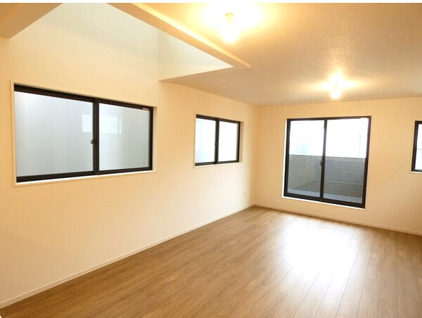 北区柳原一丁目１５戸建の居間・リビング