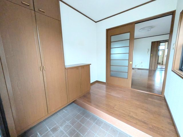 泉佐野市上之郷　中古戸建の玄関|毎日通る玄関はこちらです