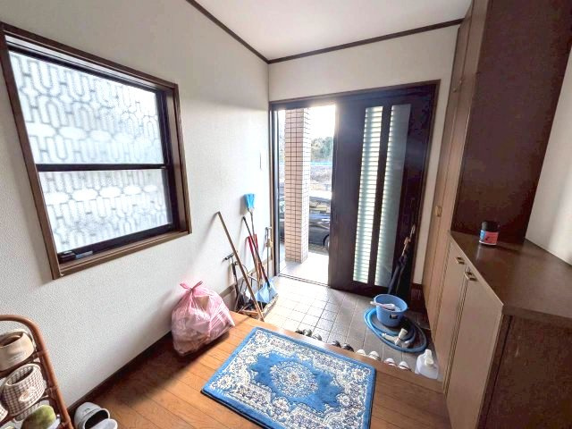 泉佐野市上之郷　中古戸建の玄関|落ち着いた玄関です
